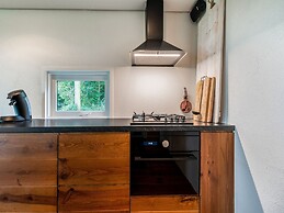 Fantastic Chalet Near Open Waterways, hot tub