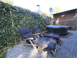Fantastic Chalet Near Open Waterways, hot tub