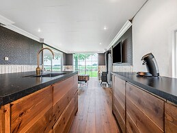 Fantastic Chalet Near Open Waterways, hot tub