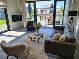 Luxury Villa Near the Frysian Water