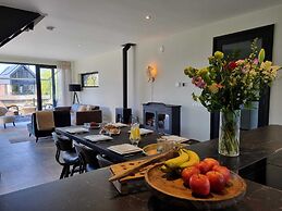 Luxury Villa Near the Frysian Water