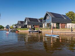 Water Villa With Private Mooring on the Slotermeer