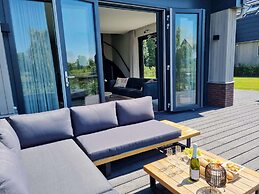 Watervilla Fiif in Friesland With two Rooms