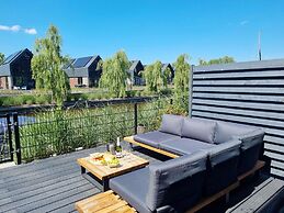 Water Villa in Balk With Lake Access