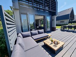 Water Villa in Balk With Lake Access