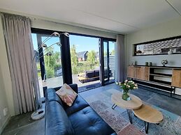 Watervilla Fiif in Friesland With two Rooms
