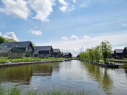 Luxurious Detached Water Villa With Jetty