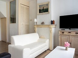Modern Holiday Home in Heeg With Garden