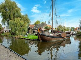 Waterside Escape With Private Jetty