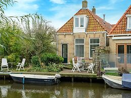 Waterside Escape With Private Jetty