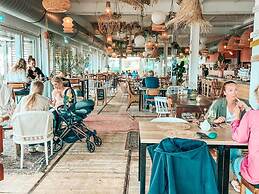 Cozy Apartment at the Beautiful Sneekermeer