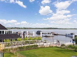 Cozy Apartment at the Beautiful Sneekermeer
