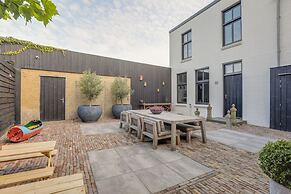 Inn in Ternaard Near Heritage