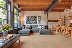 Inn in Ternaard Near Heritage