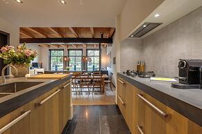 Inn in Ternaard Near Heritage