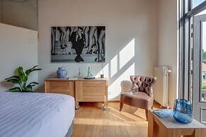 Inn in Ternaard Near Heritage