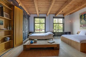 Inn in Ternaard Near Heritage