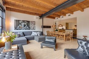 Inn in Ternaard Near Heritage