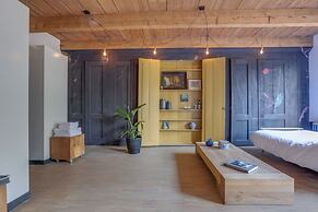 Inn in Ternaard Near Heritage