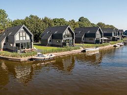 Modern Water Villa on the Frisian Water