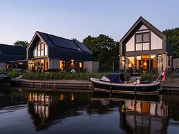 Modern Water Villa on the Frisian Water