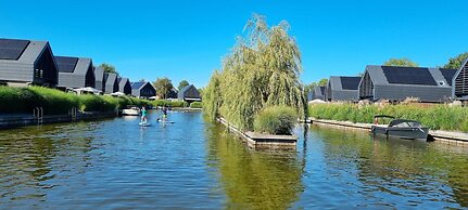 Attractive Holiday Home in Balk With Jetty