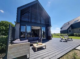 Luxurious Detached Water Villa With Jetty