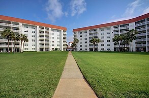 126 El Matador 2 Bedroom Condo by RedAwning