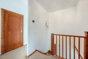 5- bed gem in Barnet, Short let Luxury Awaits