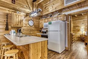 Er316- Black Bear Hideaway Great Location- Close To Town 2 Bedroom Cab