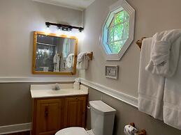 Er316- Black Bear Hideaway Great Location- Close To Town 2 Bedroom Cab