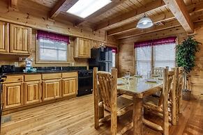 Point Of View - Spacious 2 Bedroom With a Loft Just off Glades Road 2 