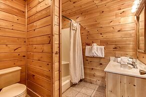 Point Of View - Spacious 2 Bedroom With a Loft Just off Glades Road 2 