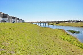 Lakeview Retreat W/splashpool #1633st 4 Bedroom Townhouse by RedAwning