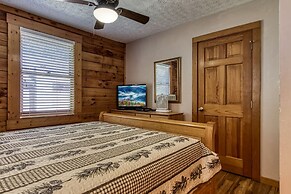 Er15 - A Bears Life Great Location - Close To Town! 3 Bedroom Cabin by