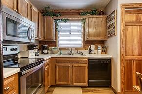 Er15 - A Bears Life Great Location - Close To Town! 3 Bedroom Cabin by