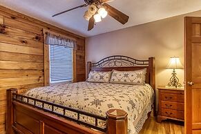 Er15 - A Bears Life Great Location - Close To Town! 3 Bedroom Cabin by