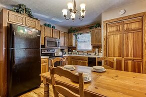 Er15 - A Bears Life Great Location - Close To Town! 3 Bedroom Cabin by