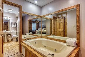 Er15 - A Bears Life Great Location - Close To Town! 3 Bedroom Cabin by