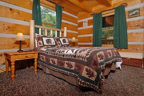 Mountain Lake Getaway - Great Location! 1 Bedroom Cabin by RedAwning