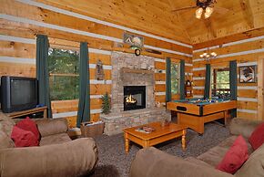 Mountain Lake Getaway - Great Location! 1 Bedroom Cabin by RedAwning