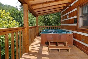 Mountain Lake Getaway - Great Location! 1 Bedroom Cabin by RedAwning