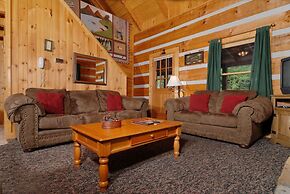 Mountain Lake Getaway - Great Location! 1 Bedroom Cabin by RedAwning
