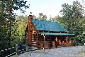 Mountain Lake Getaway - Great Location! 1 Bedroom Cabin by RedAwning