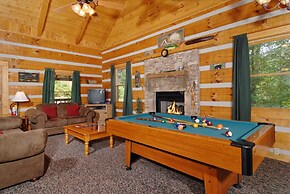 Mountain Lake Getaway - Great Location! 1 Bedroom Cabin by RedAwning