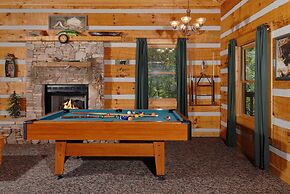 Mountain Lake Getaway - Great Location! 1 Bedroom Cabin by RedAwning