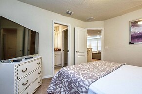 Windsor at Westside-5 Bedrooms House w/pool-3737WW 5 Home by RedAwning