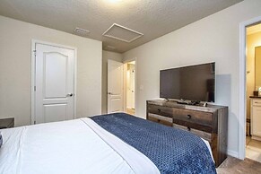 Windsor at Westside-5 Bedrooms House w/pool-3737WW 5 Home by RedAwning