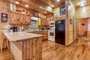 Er305- Bear Right Inn- Great Location- Close To Town 9 Bedroom Cabin b