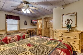 Er305- Bear Right Inn- Great Location- Close To Town 9 Bedroom Cabin b